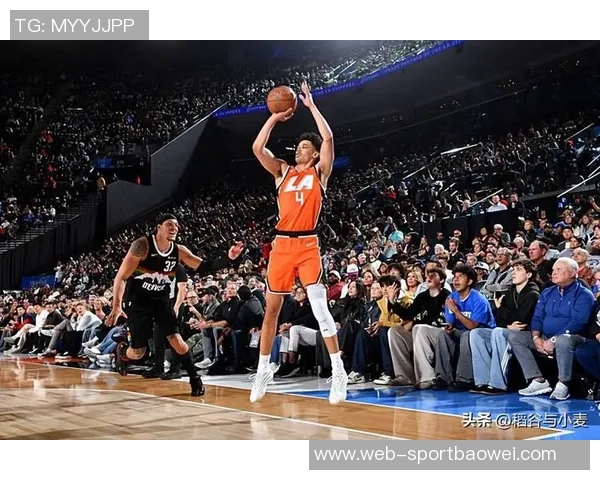 菜鸟弗拉格表现出色贡献21分8板5助科比桑德斯与理查德联手助力球队